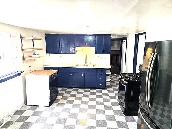 3rd image of 804 19th St