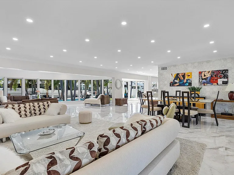 207 Royal Palm Dr — Photo 17