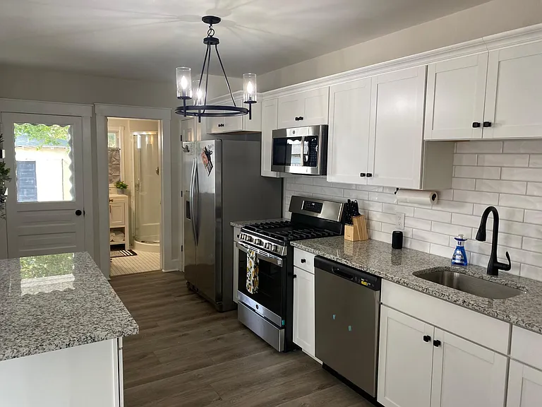 407 Walnut St — Photo 9