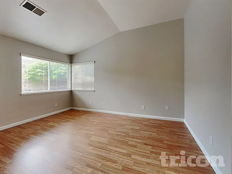 1436 Northwood Dr — Photo 8