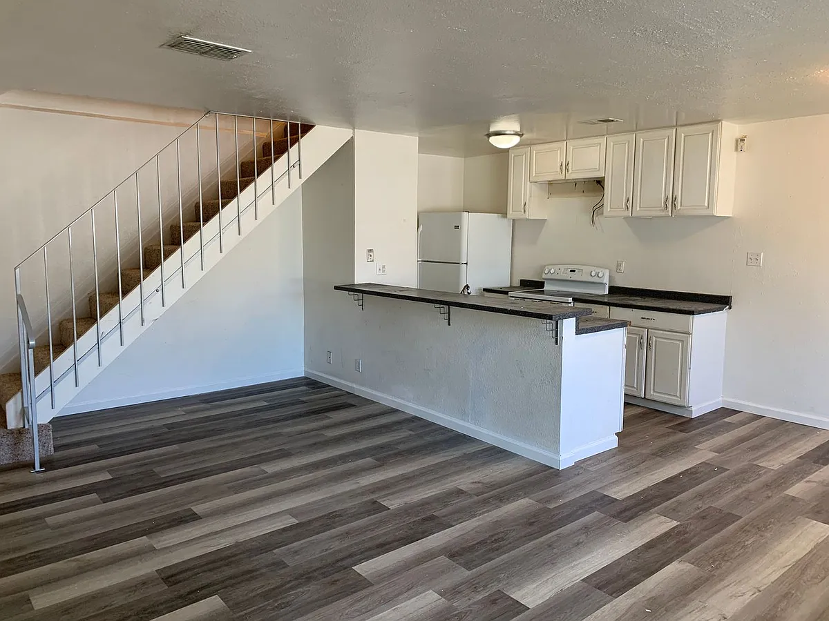 Building Photo - 2106 Peppertree Way #3
