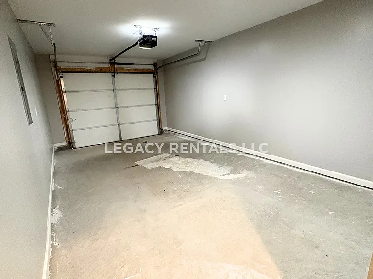 240 Longwood Ln #1 — Photo 12
