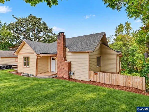 1080 SE Miller Ave, Dallas, OR 97338