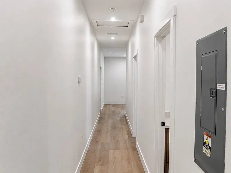 820 26th Ave E #101 — Photo 11