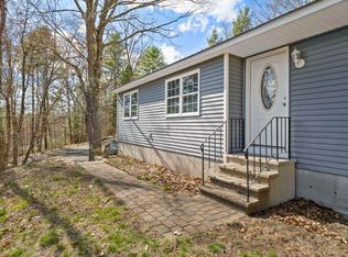 9 Valley Rd, Hampstead, NH 03841