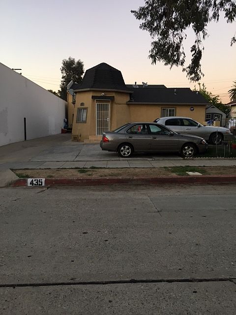 1st image of 435 W Acacia Ave