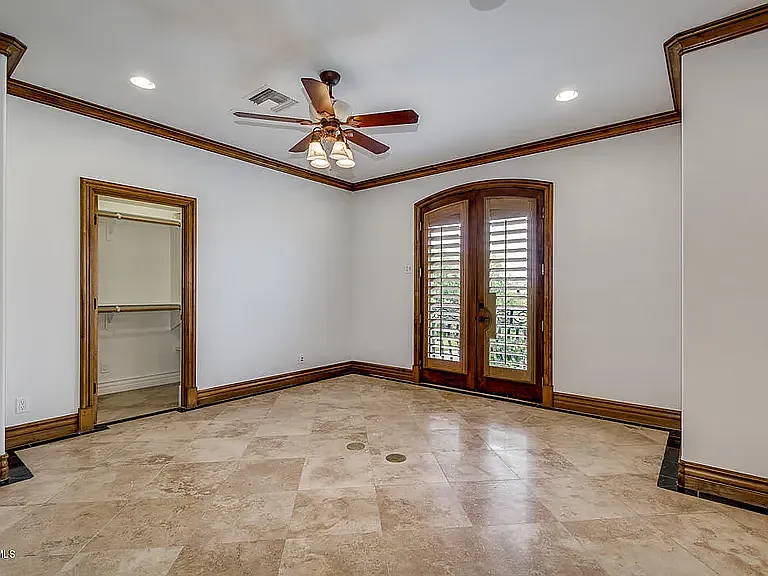 2542 E Melrose St — Photo 4