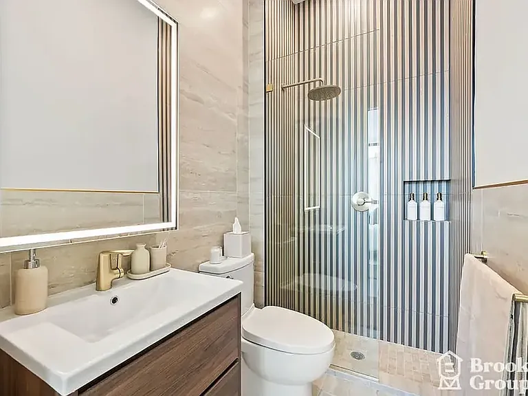 556 Baltic St #809 — Photo 3