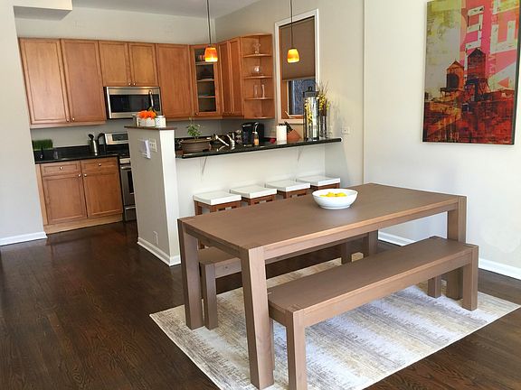 4th image of 1111 N Hermitage Ave #1