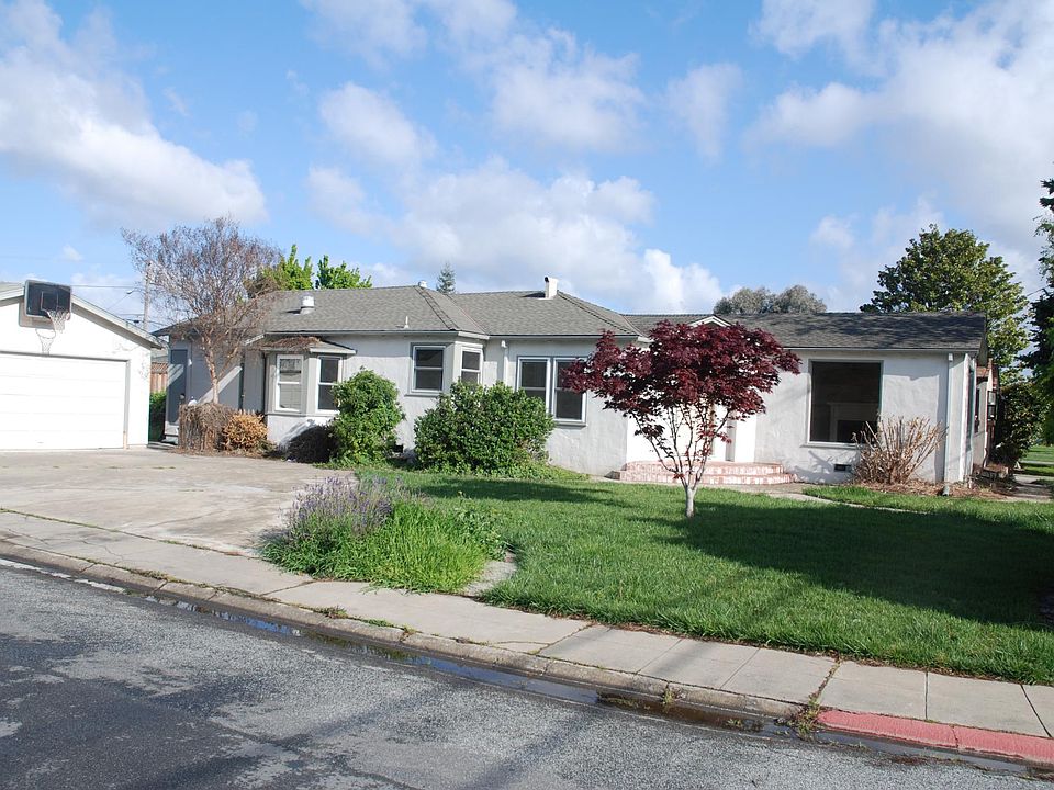 1st image of 499 Bradley Ave