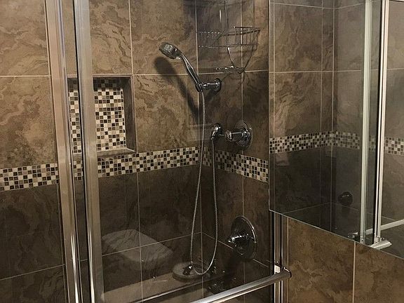 5th image of 314 E 41st St APT 306B