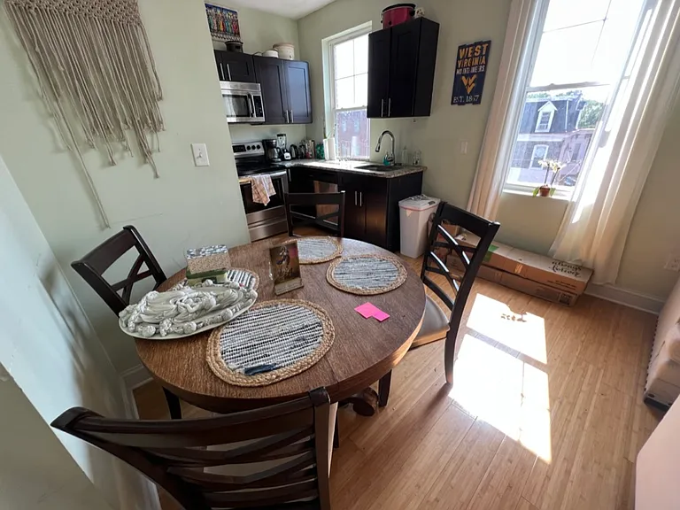 327 N 40th St #6 — Photo 3