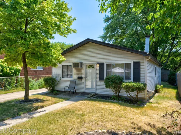 680 E Annabelle Ave, Hazel Park, MI 48030