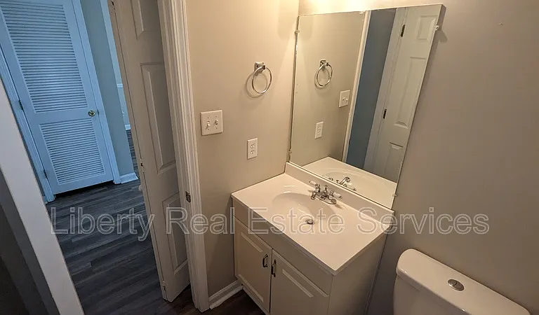1100 Pineland Ave #3H — Photo 11