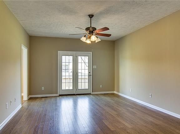 4th image of 315 Shelby Cir
