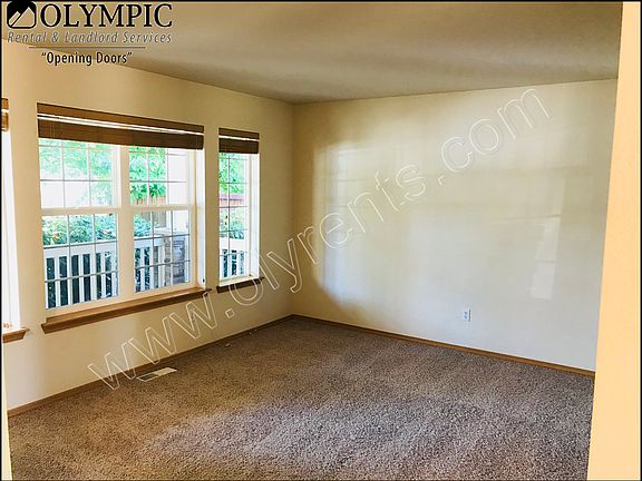 Living Room_07312018