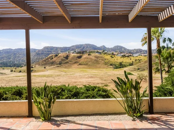 8971 Moorcroft Ave, Canoga Park, CA 91304