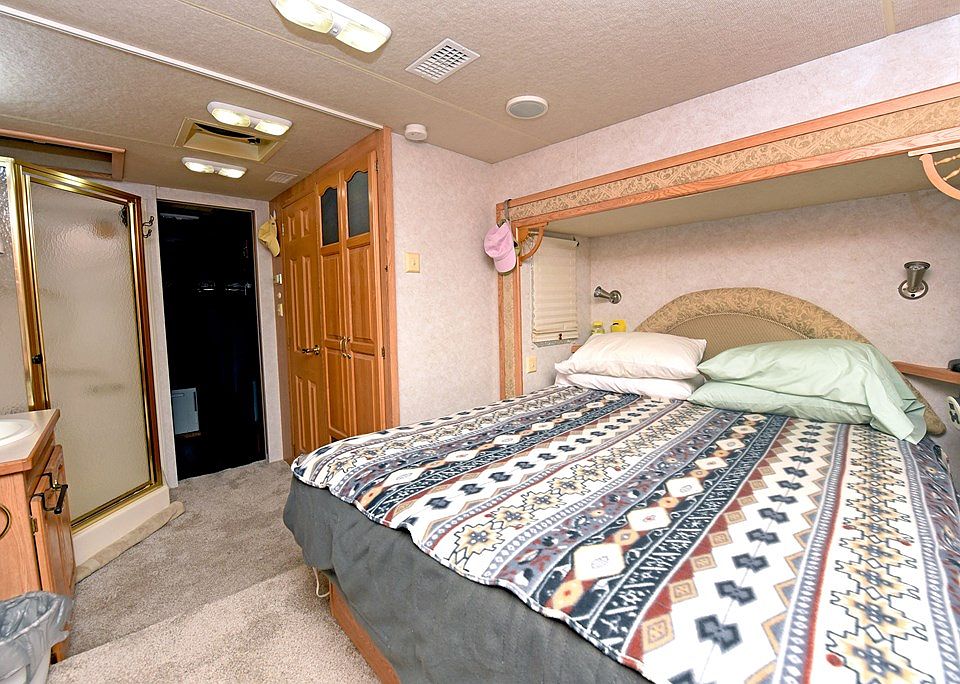 46th image of 1091 Creekside Dr