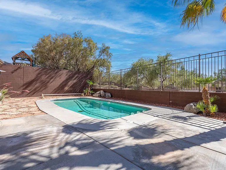 2589 Chateau Clermont St — Photo 51