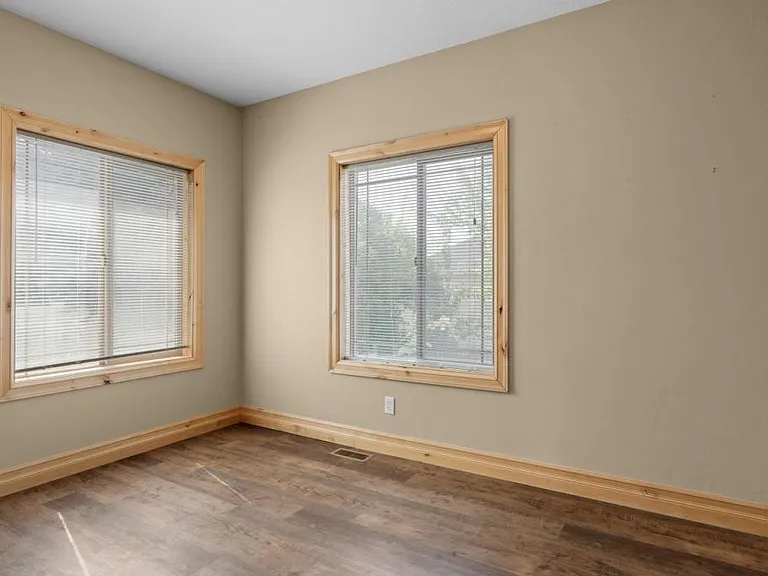 2612 Eastview Dr — Photo 11