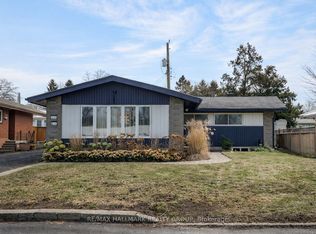 2160 Lambeth Walk, Ottawa, ON K2C 1G1