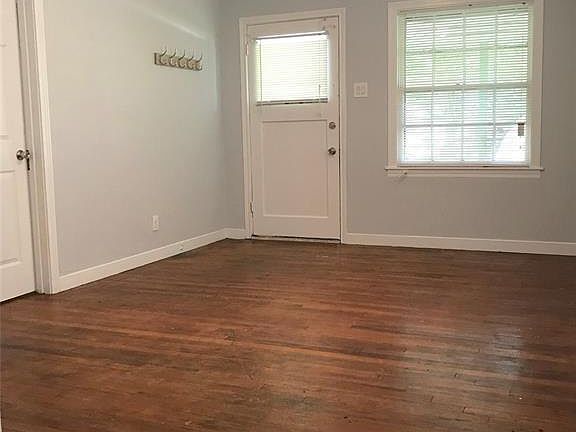 2nd image of 817 Cypress St