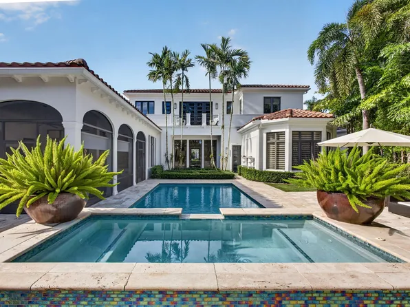 213 Via Palacio, Palm Beach Gardens, FL 33418