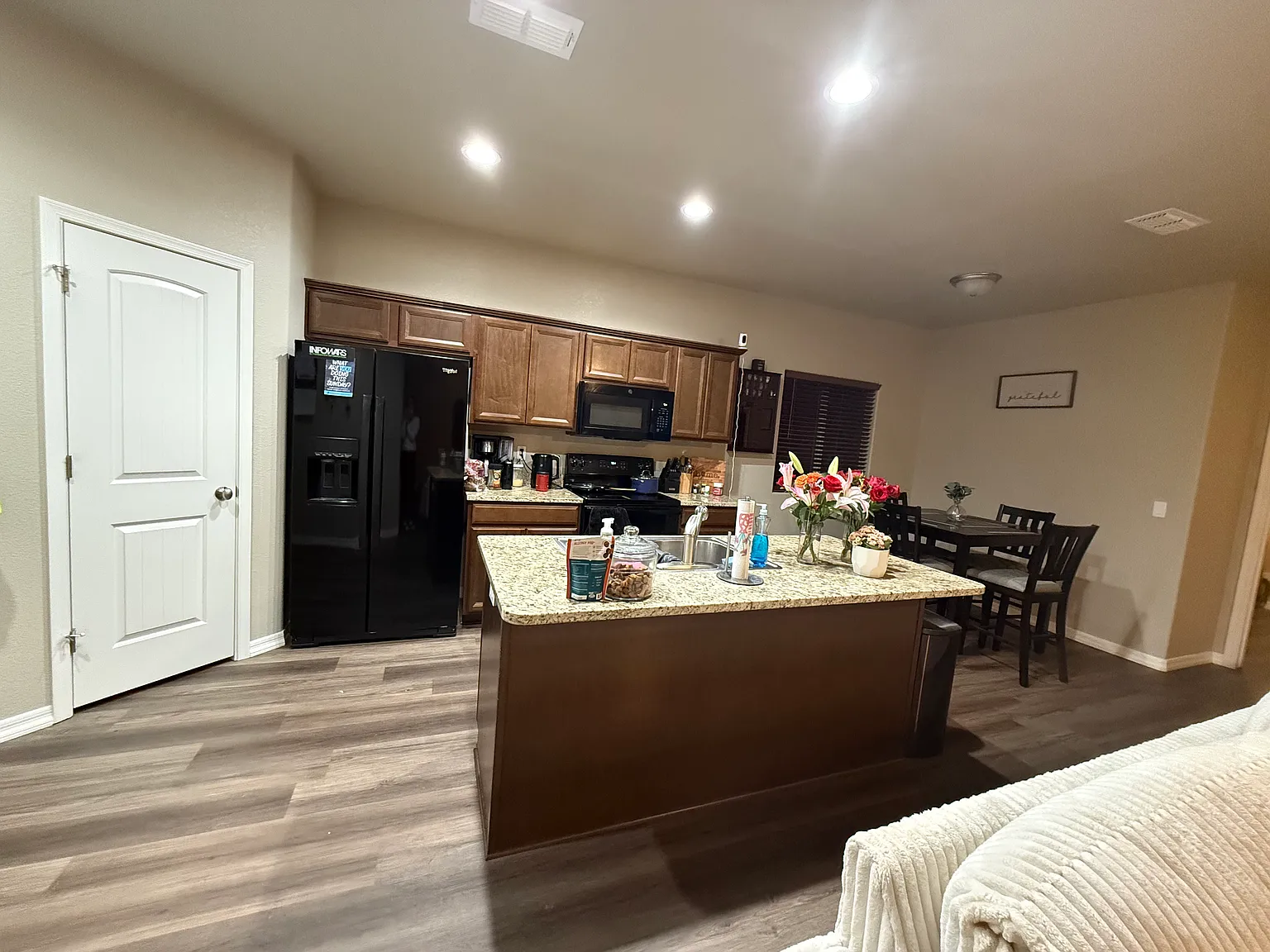 5203 N Valle Verde — Photo 4