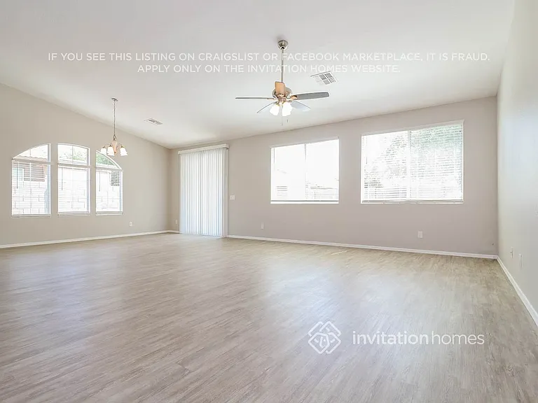 2015 W Carson Rd — Photo 4