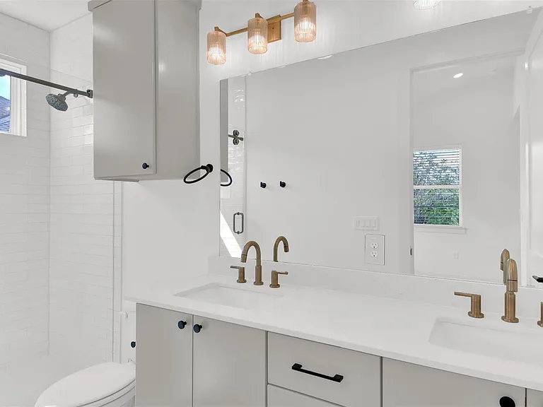 7208 Providence Ave #3 — Photo 4