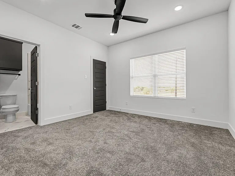 3013 Alpha Wolf Ct — Photo 29