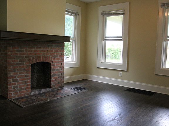 5th image of 1056 W 6th Ave