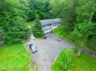 71 Schoolhouse Rd, Randolph, NJ 07869