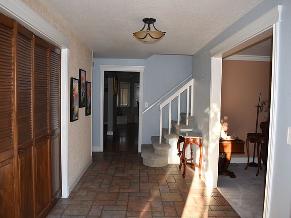 Entry/Foyer