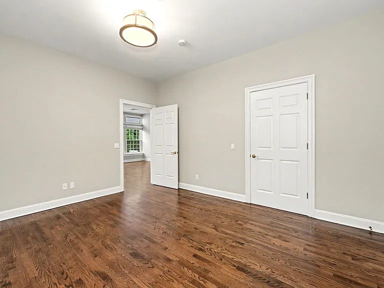 2 Elm St #25 — Photo 13