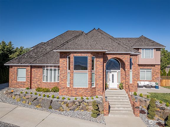 3rd image of 2330 Fancher Heights Blvd