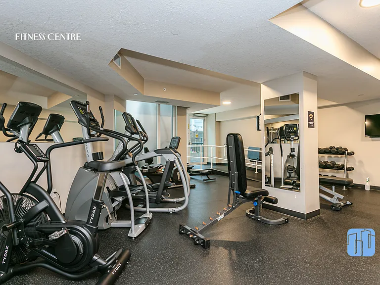 10823 Jasper Ave NW — Photo 16