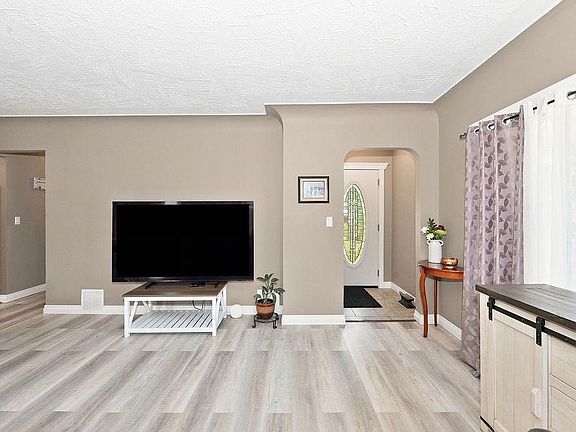 5th image of 4708 E 47th St