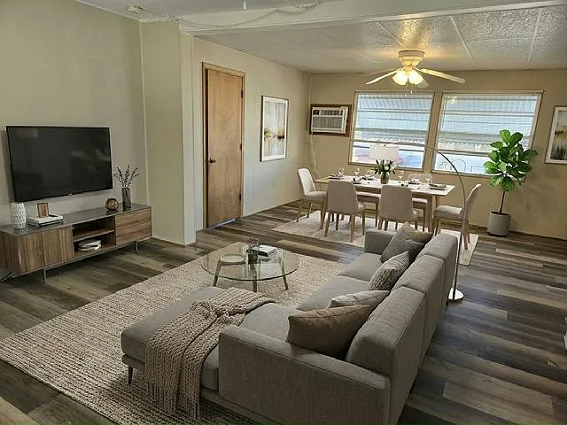 406 49th Avenue Dr W #194 — Photo 2