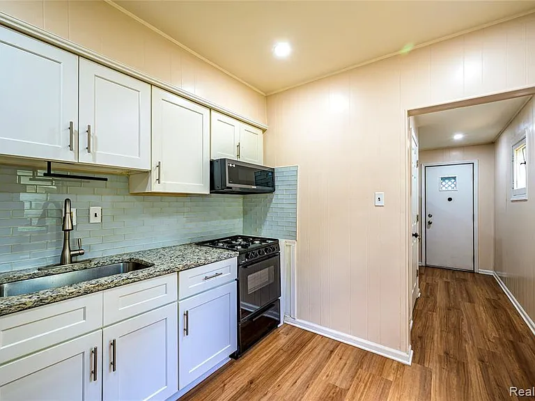 3226 Grayson St — Photo 3