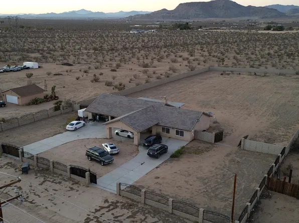 25882 Desert View Ave, Apple Valley, CA 92308