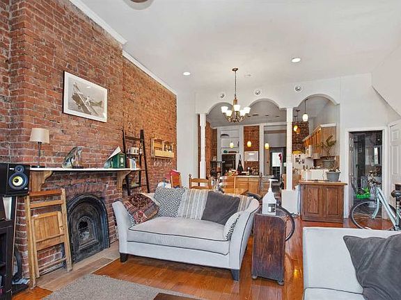 2nd image of 362 Pacific Ave