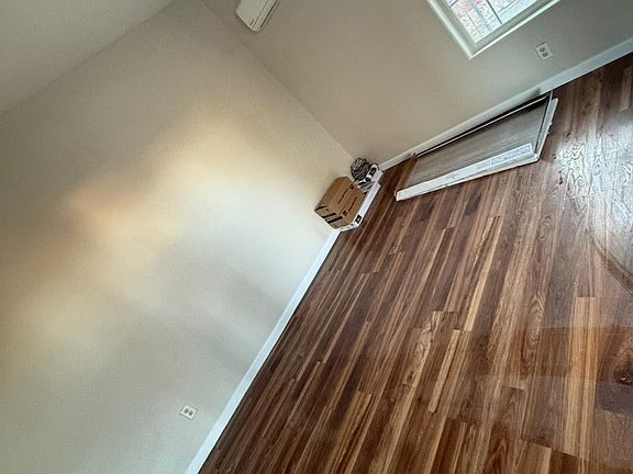 5th image of 4002 Bliss Ave