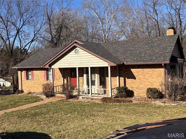 995 Berkshire Dr, Edwardsville, IL 62025