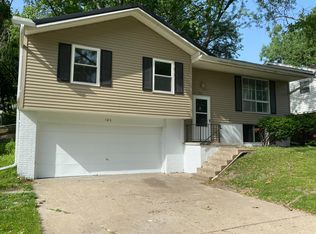 165 Chatham Rd NE, Cedar Rapids, IA 52402