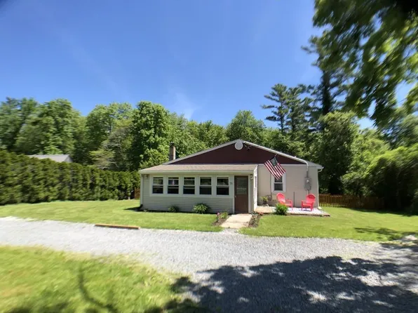 73 Lakeside Ave, Lakeville, MA 02347
