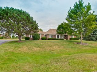 2361 Steeple Chase Cir W, Libertyville, IL