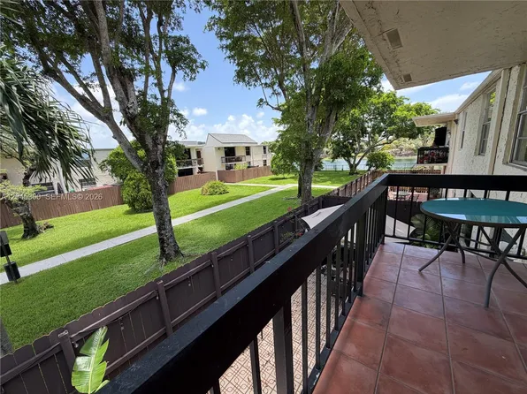 8303 SW 142nd Ave APT D206, Miami, FL 33183
