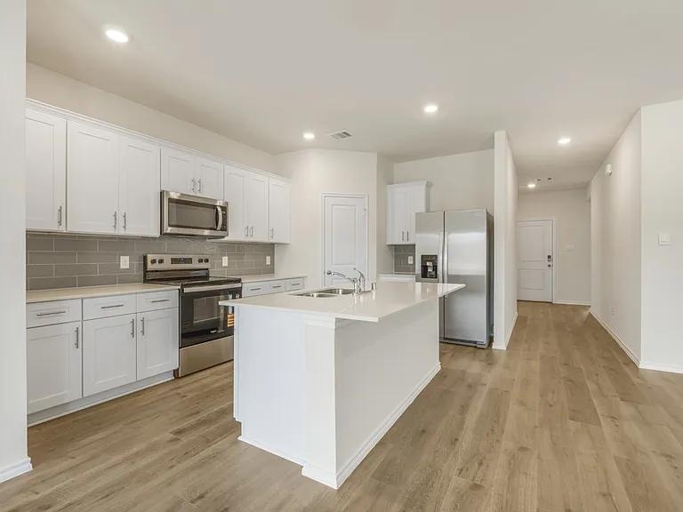 1558 Brooke Dr — Photo 18