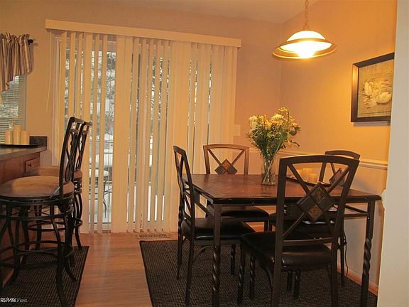 5th image of 37669 Charter Oaks Blvd